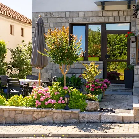 Apartment Lucija Siroki Brijeg Exterior photo